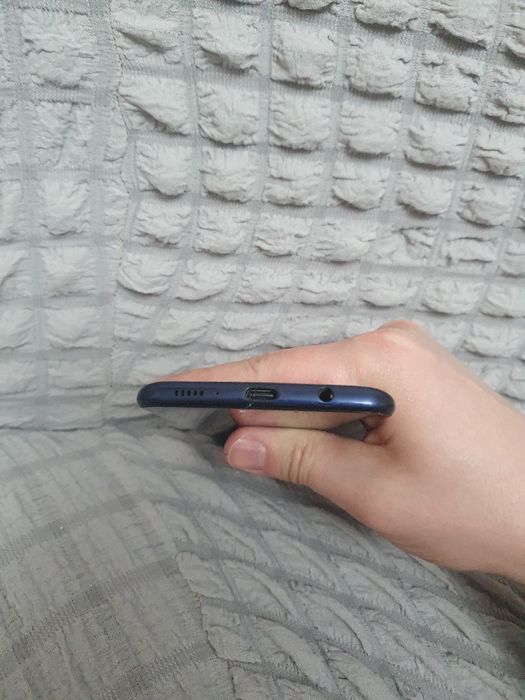 Srochna sotiladi Samsung Galaxy A20 32Gb Original Veitnam 2simkartali