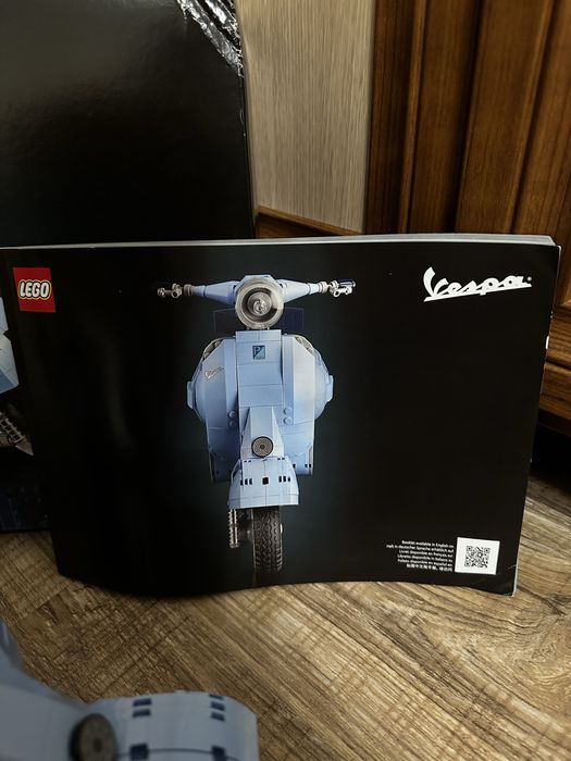 Lego creator Vespa 10298