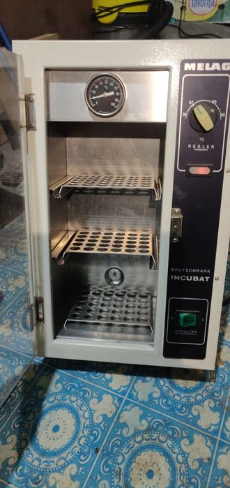 Incubator de laborator Melag 85