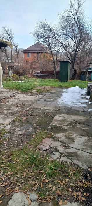 Продам дом с ровным участком