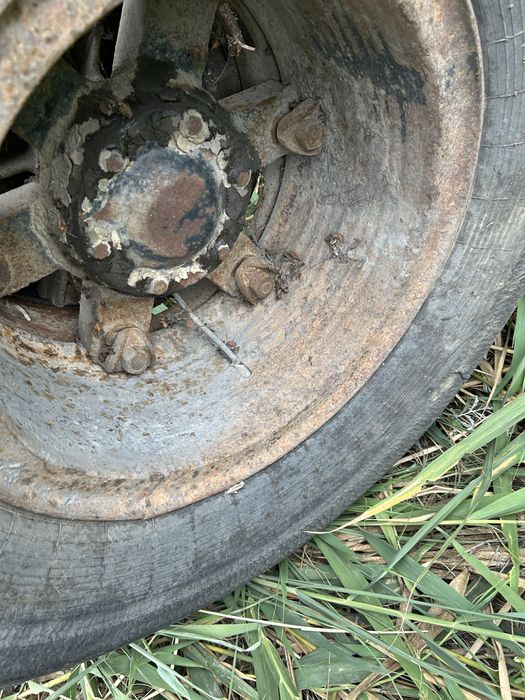 Продам ось на прицеп маз