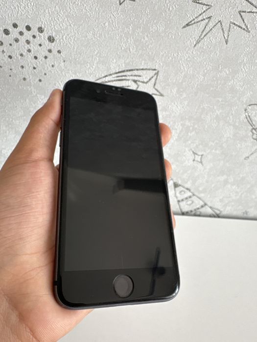 Продам iPhone 8 на 64гб