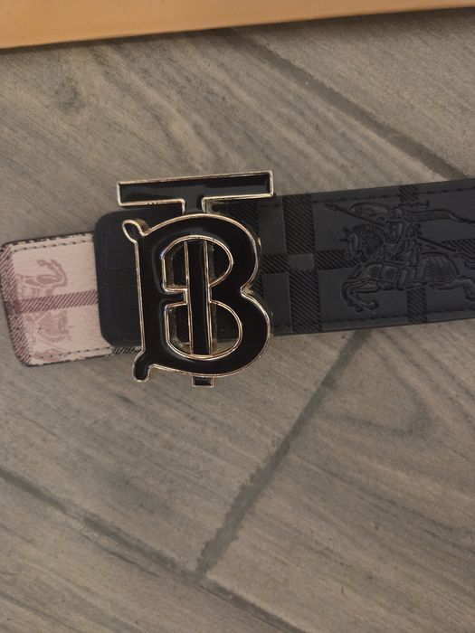 Curea burrbery full accesories