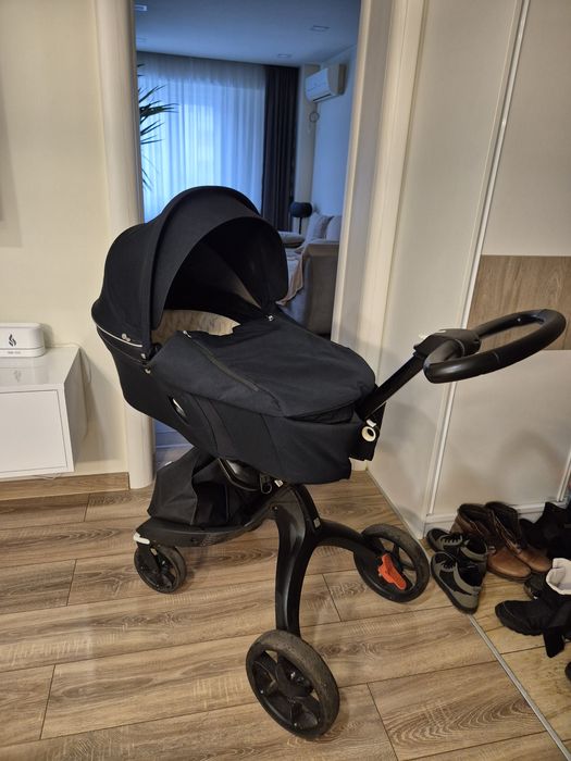 Carucior 2 in 1 Stokke V6 negru cu geanta