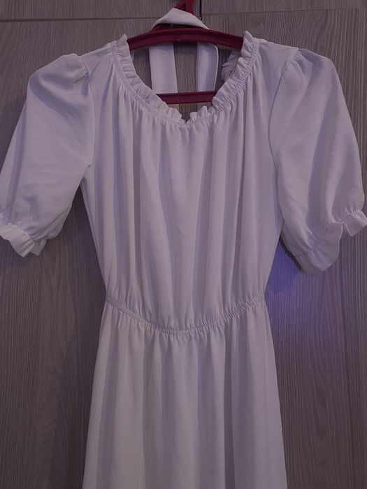 Продаю платье белое