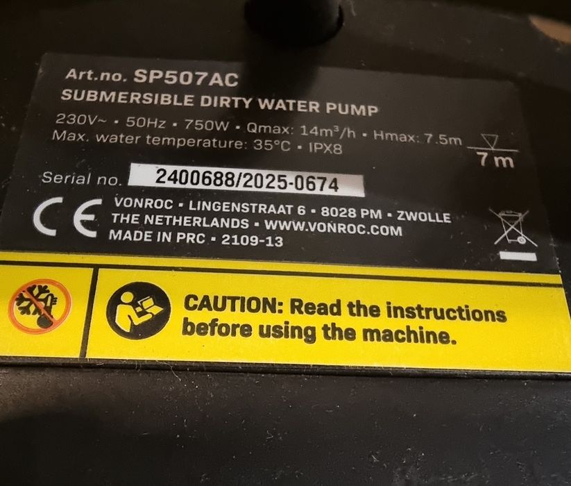 Водна помпа Vonroc 750w