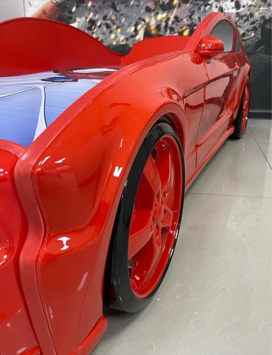 Детская кровать машинка