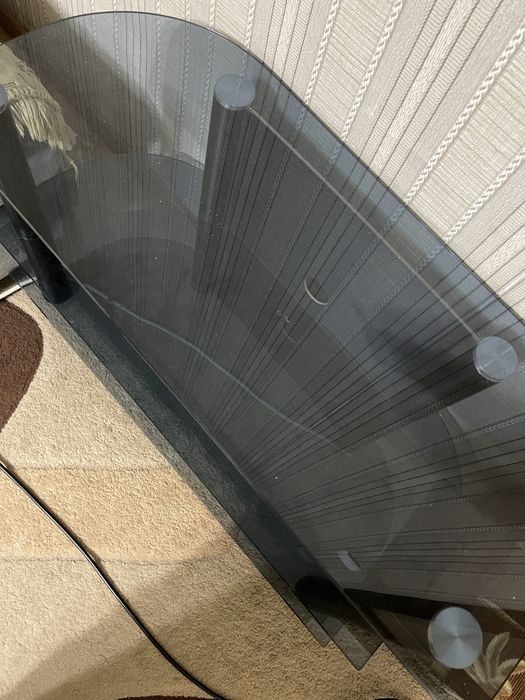 Стеклянная подставка для телевизора