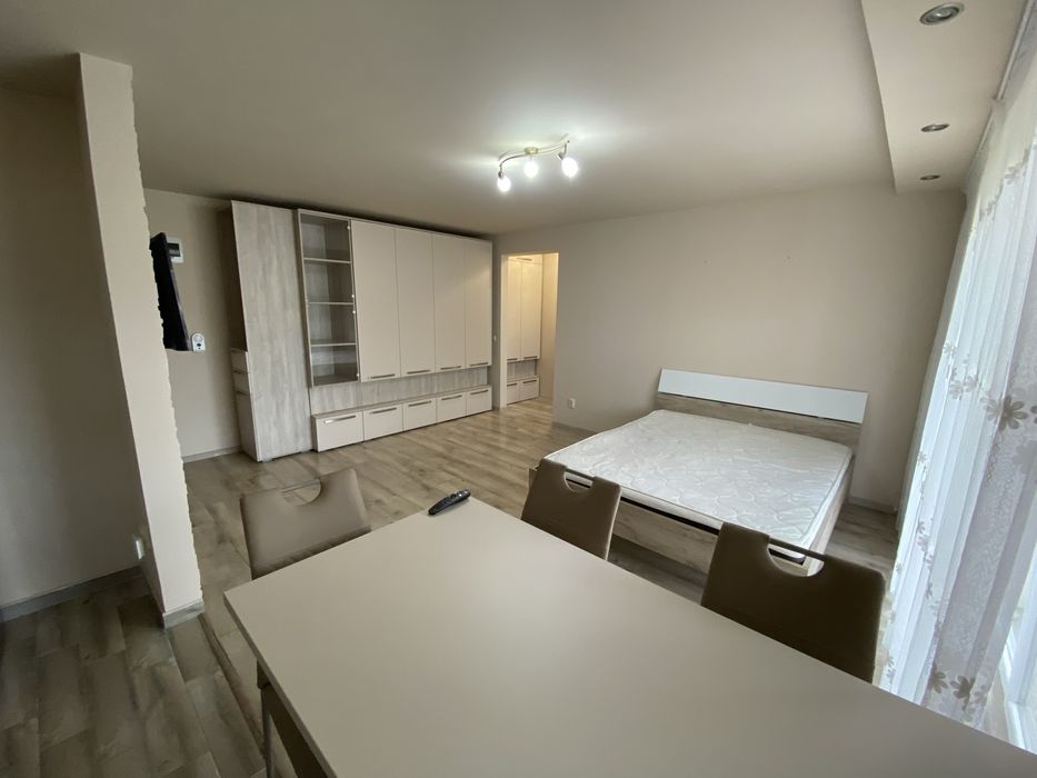 Inchiriez garsoniera / apartament 1 camera cu parcare