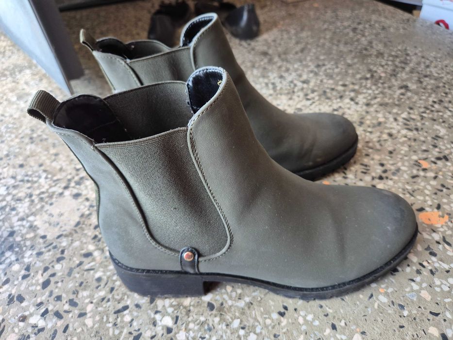 Боти и обувки 41 и 42