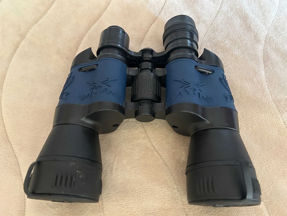 Любителски бинокъл с компас