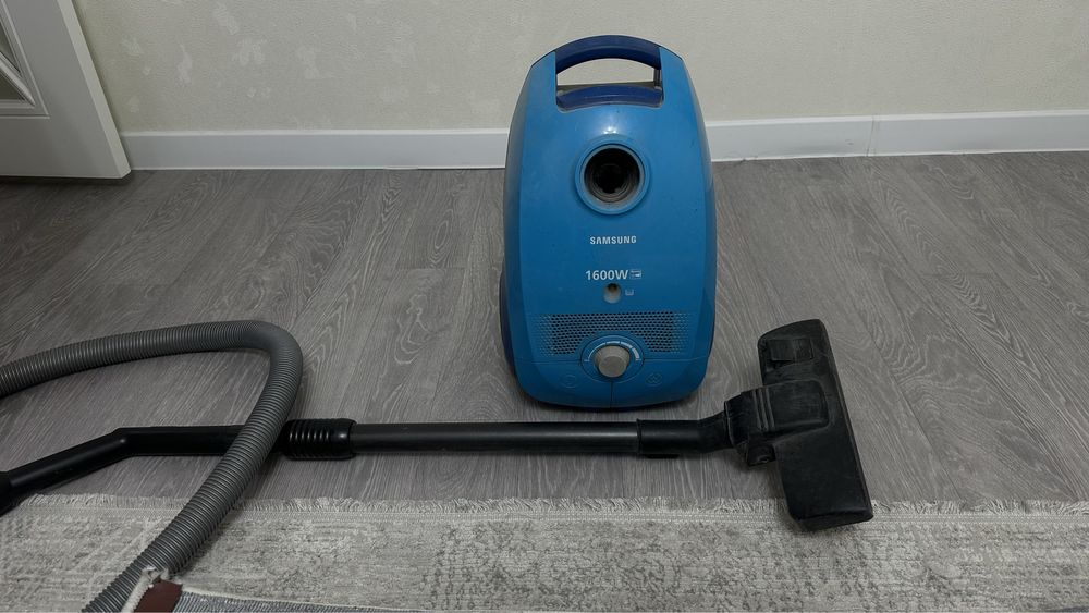 Пылесос самсунг. Требует ремонта