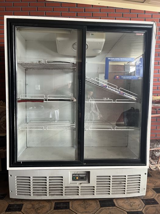 Продам холодильник большой