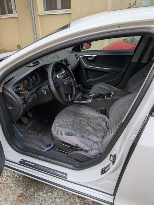 Vând Volvo V60 1.6 eDrive