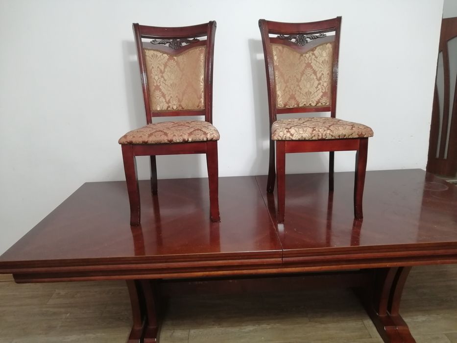 Продам стол со стульями 18 шт.