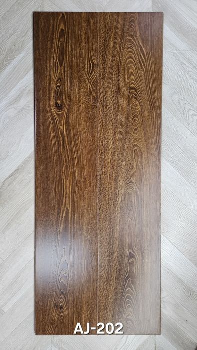8mm  Laminat 67000ming kotta razmer Kamplekt sintifon