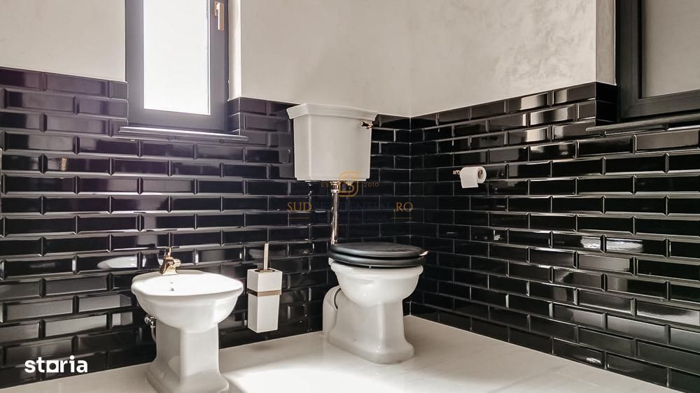Apartament exclusivist tip duplex, 7 camere + curte, zona Parcul Carol
