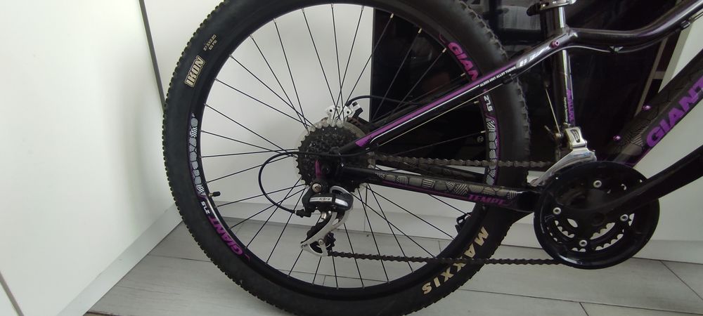 Велосипед Giant Maxxis