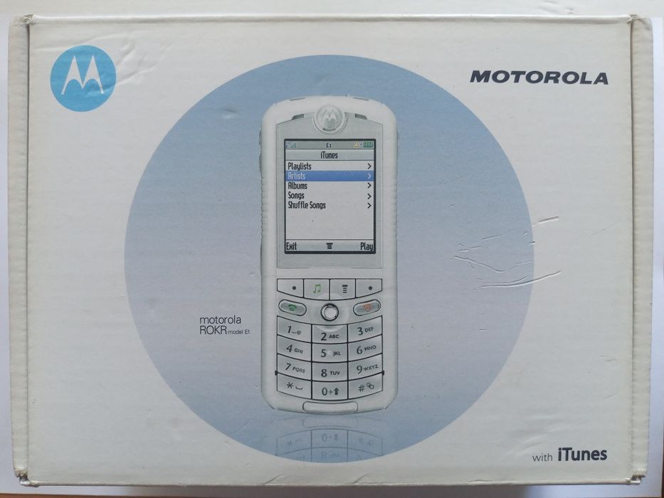 Кнопочный телефон Motorola ROKR E1