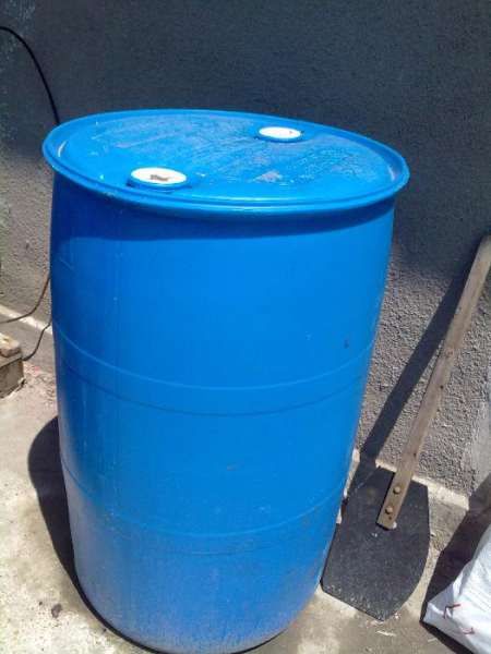 Промоция 25лв продавам бидони 200л