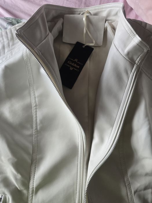 Дамски зимен шал и кожено яке