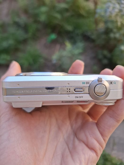 Компактен дигитален фотоапарат CASIO EXILIM EX-Z750