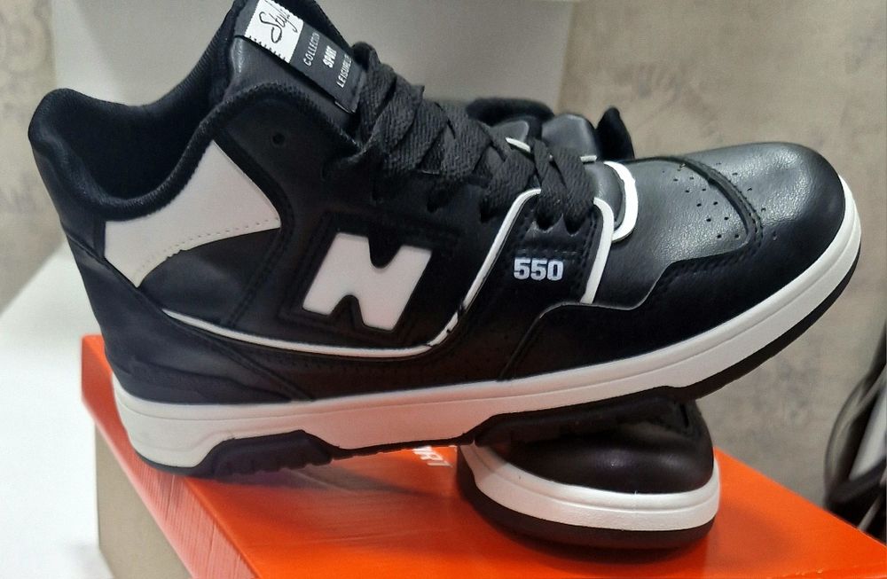 Кроссовки 37-38  размер