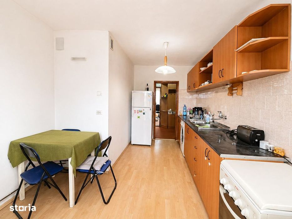 De închiriat apartament 3 camere Titulescu