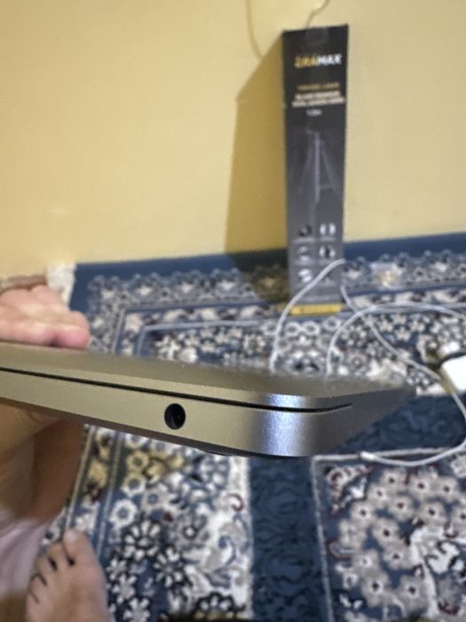 Macbook air m1 8. 256