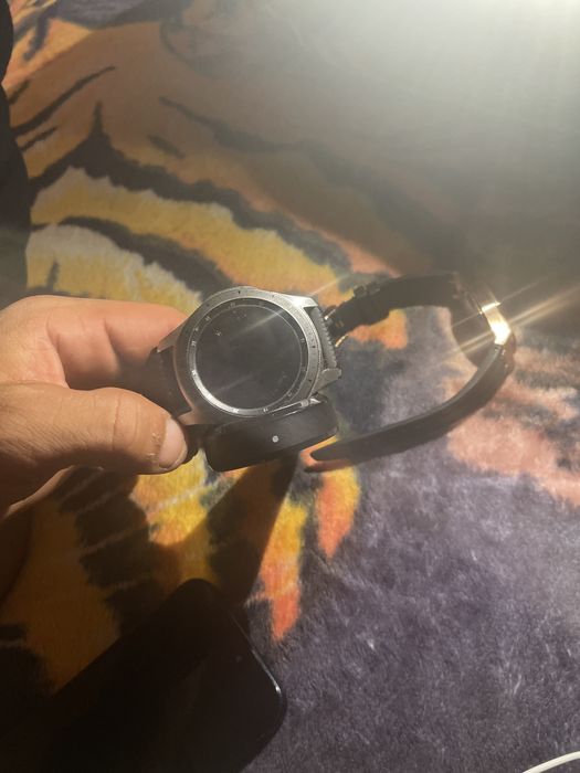 Vand ceasuri 500 lei ambele sau cand si la. Bucata.