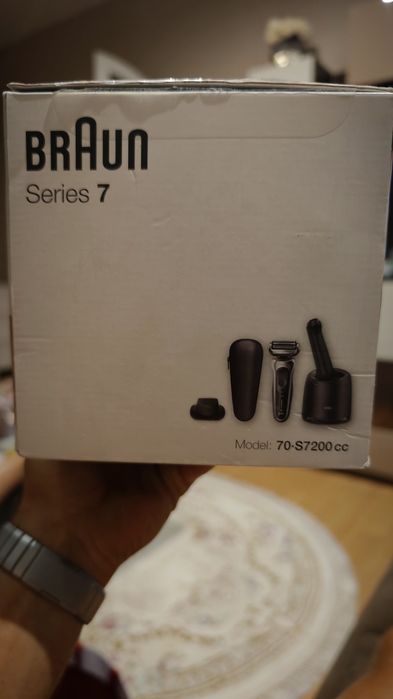 Vând aparat de ras electric Braun Series 7 model 70-S7200cc