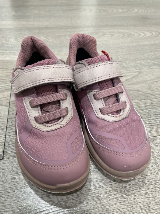 Кроссовки на девочку