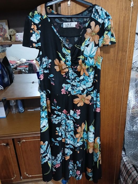 Продам 2 платья женские