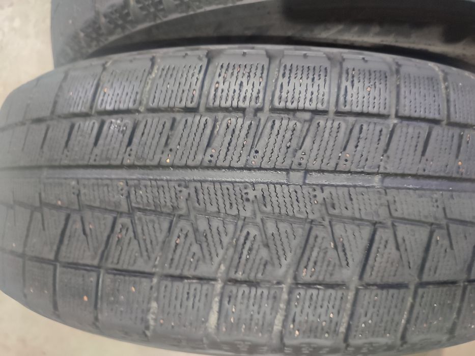 Продам комплект резины 215/60/17