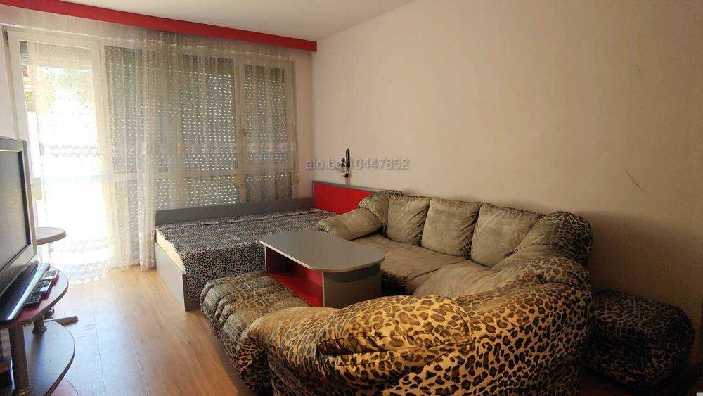 ТОП ОФЕРТА / Голям двустаен в центъра, за 6 човека,  басейн и веранда