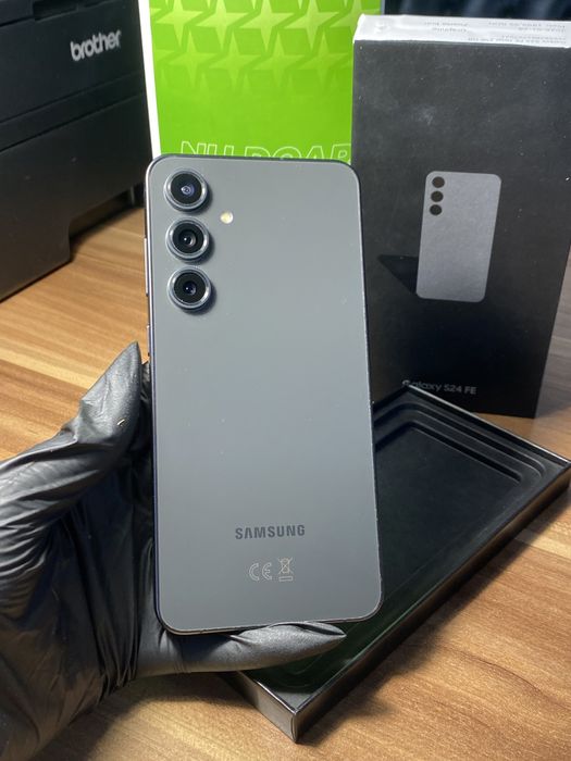Samsung Galaxy s24 FE• 256 GB • Graphite