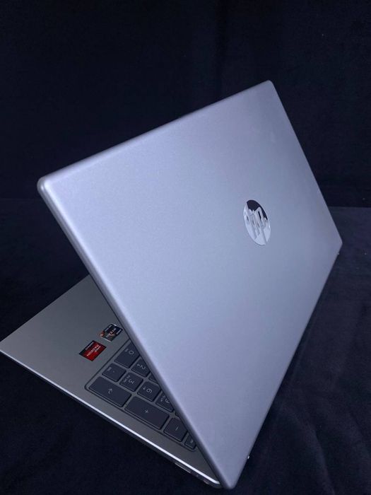 HP Ryzen 5-7520U Ram:8gb SSD:512gb