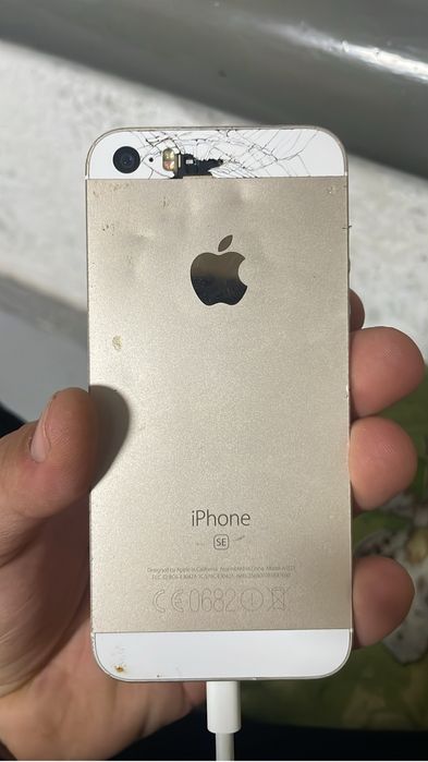 Продам iPhone SE 1