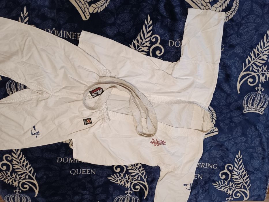 Кимано для каратэ полный комплект.