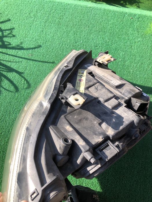 Ксенонов фар bmw e90 e91