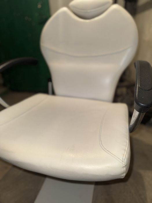 Стол за педикюр - кожен