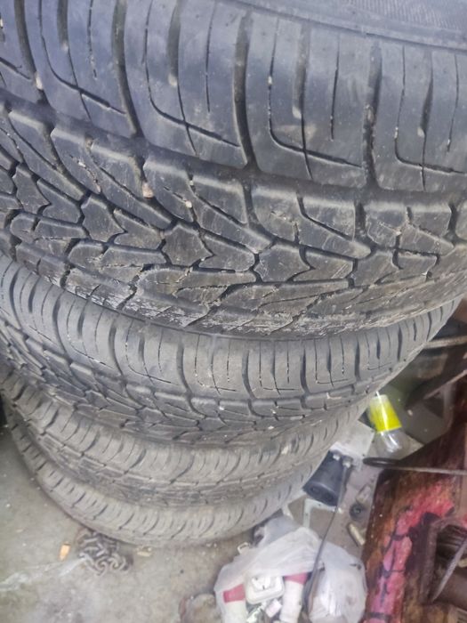 Продам шины 2 штуки