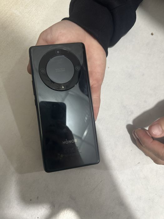 HonorX9a xotira:128 Xolati ideal 2 ta sim karta 3 yil kafolat beriladi