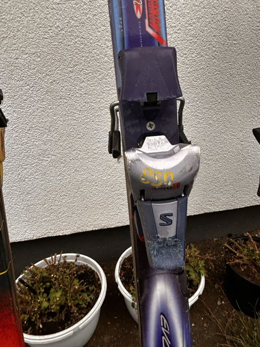 Skiuri  Salomon de vanzare