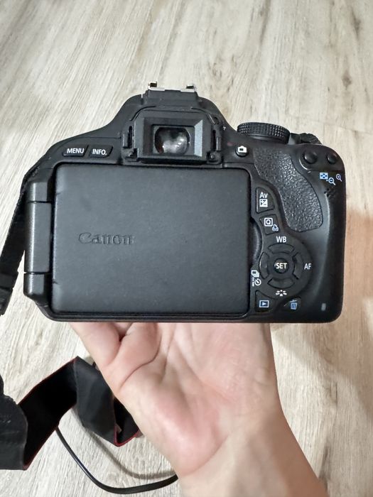 Фотоаппарат Canon EOS 600D