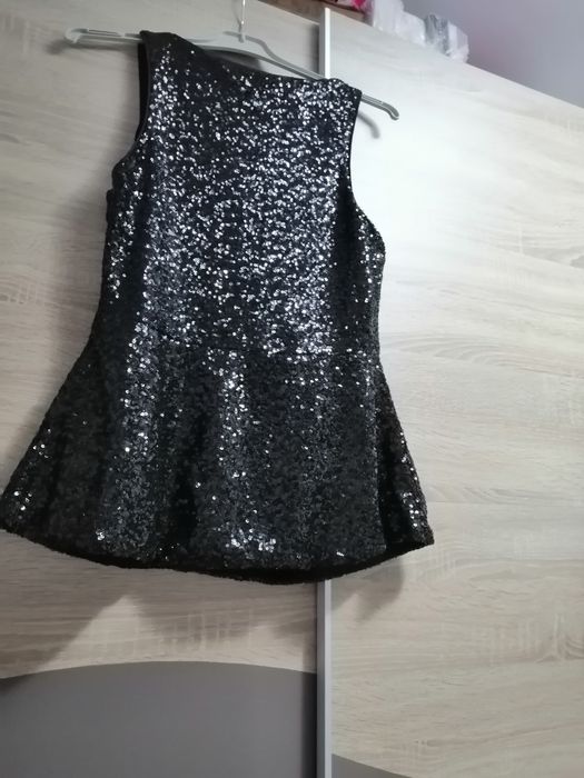Bluza neagră cu paiete