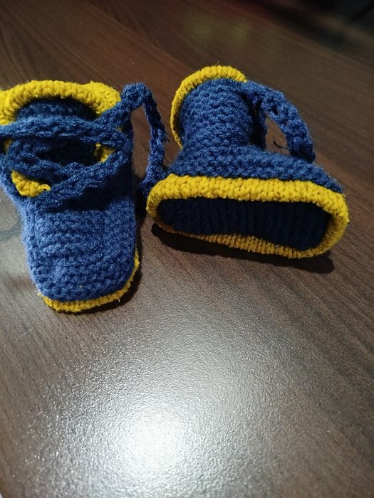 Ghetuțe copii 3-6 luni,noi croșetați acasă!preț 35 de lei
