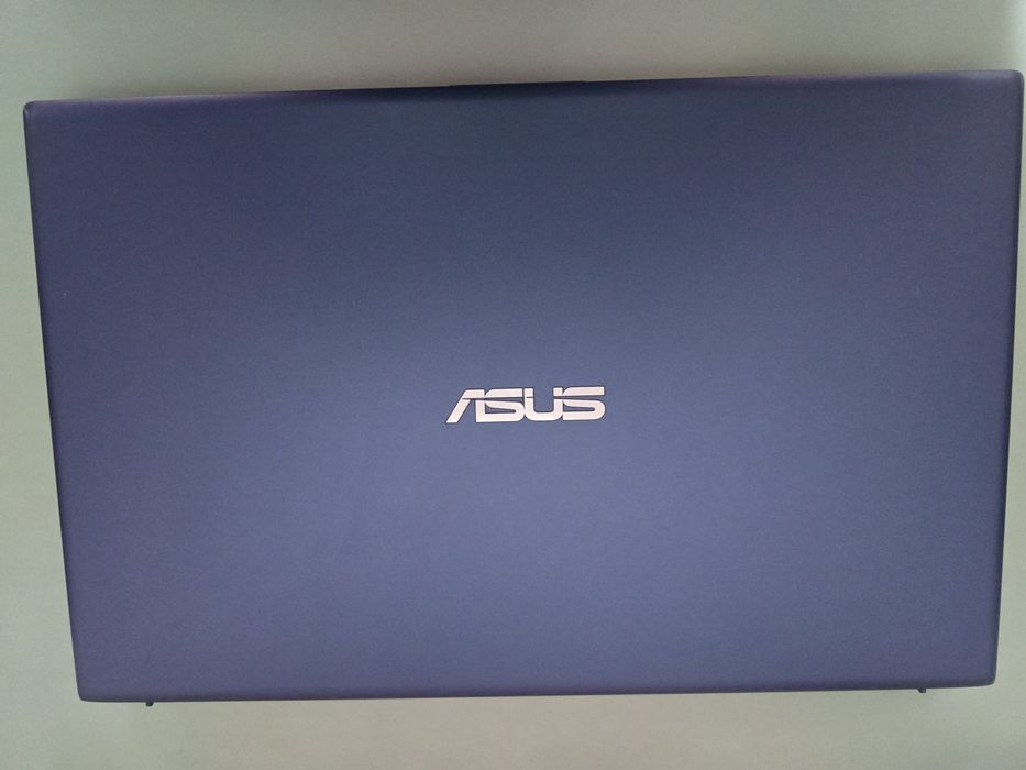 Laptop Asus Vivobook 15 model : X555D Ryzen 5 3500U Vega 8; 512 GB SSD