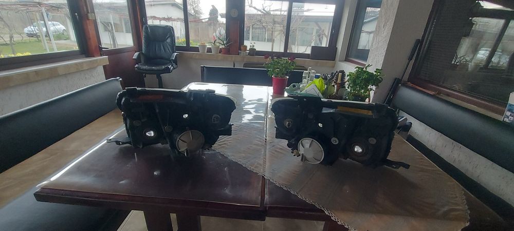 Фарове за Паджеро 4