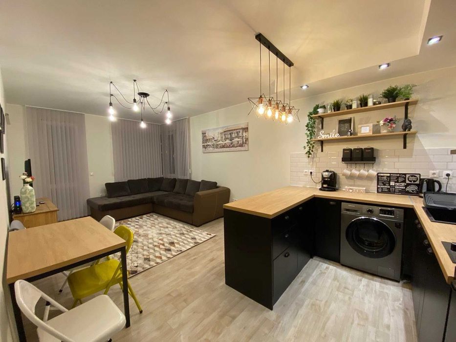 Дава се под наем Двустаен апартамент в Варна, Бриз - 68 кв.м за 817.53 € - Снимка #2